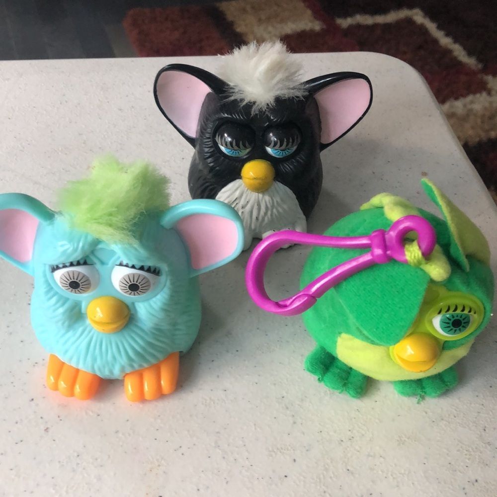 1998 furby toys, three hard Furbies and two soft